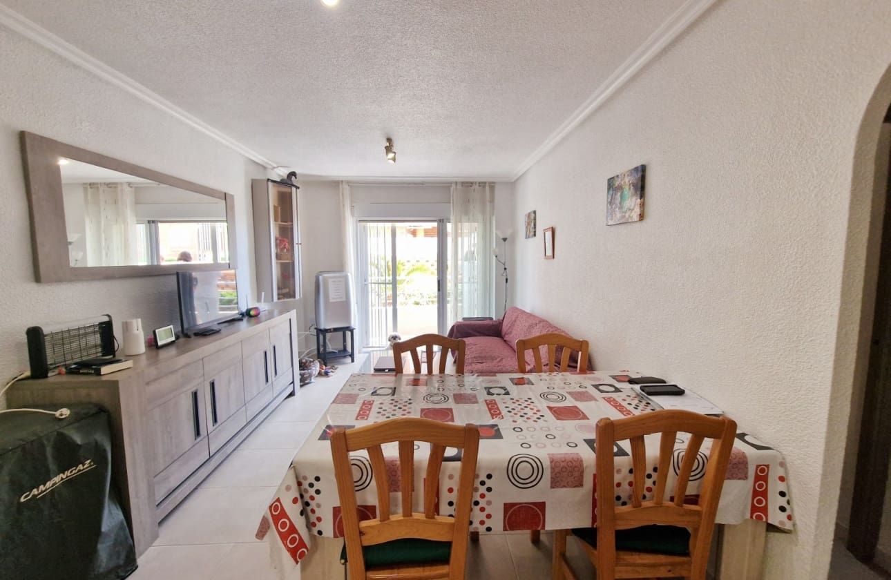 3 soveværelse Strandlejlighed til salg i Guardamar del Segura - € 199.000 (Ref: 10117174)
