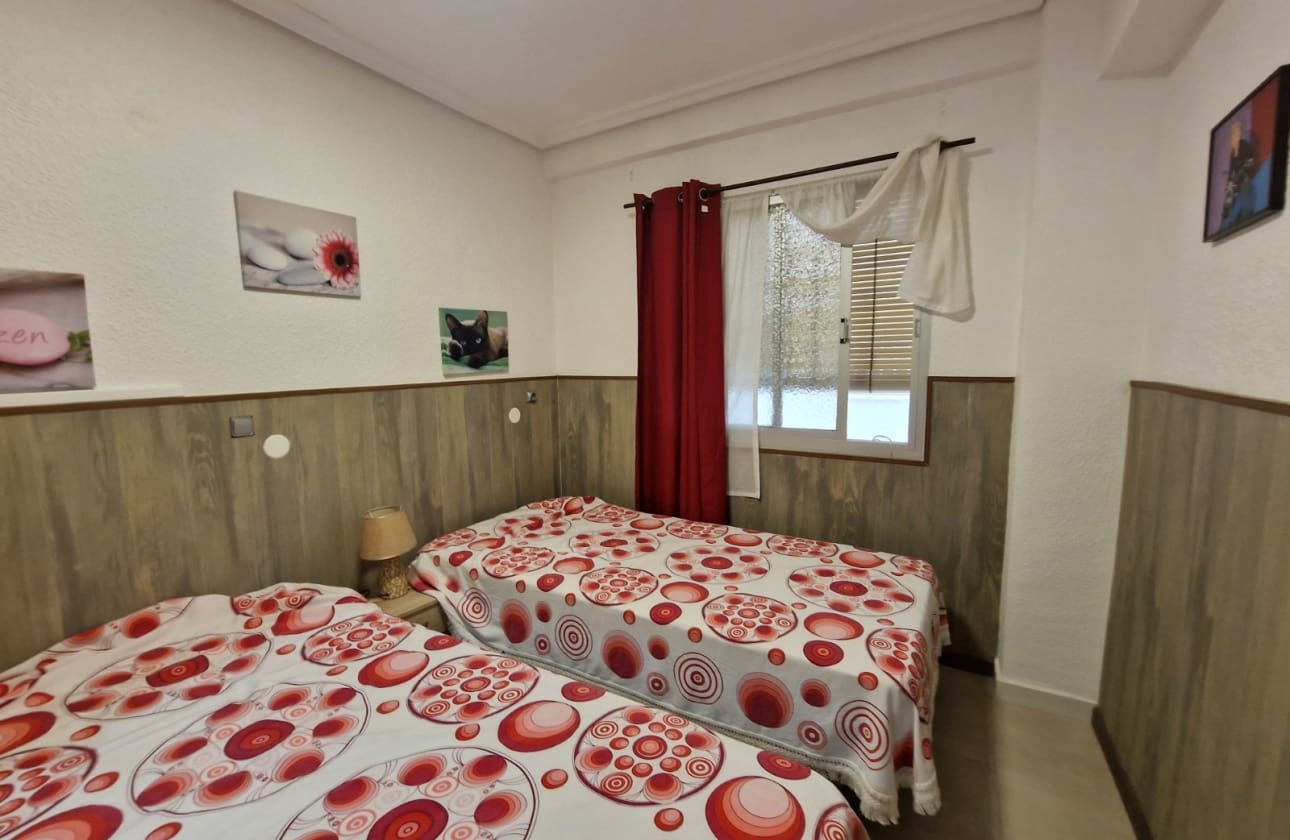 3 soveværelse Strandlejlighed til salg i Guardamar del Segura - € 199.000 (Ref: 10117174)