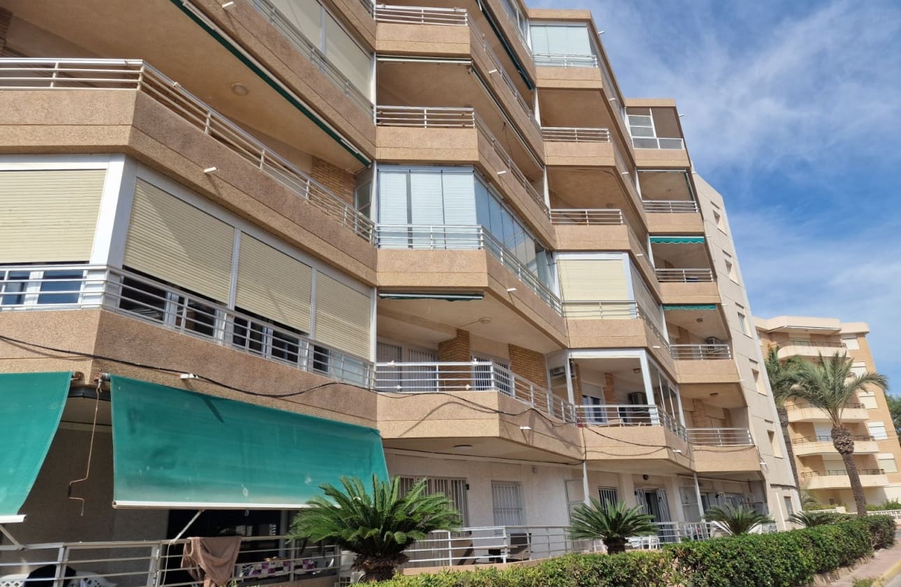 3 soveværelse Strandlejlighed til salg i Guardamar del Segura - € 199.000 (Ref: 10117174)