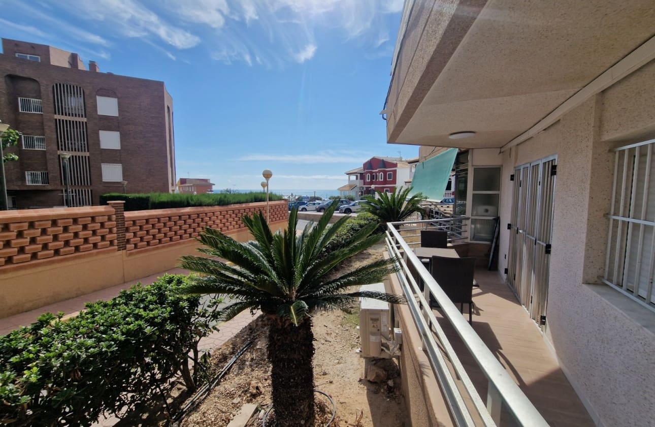 3 soveværelse Strandlejlighed til salg i Guardamar del Segura - € 199.000 (Ref: 10117174)