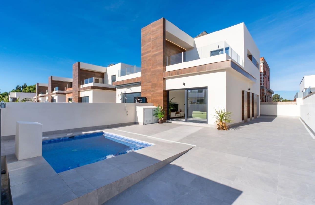 3 bedroom Villa for sale in Daya Nueva with pool garage - € 350,000 (Ref: 10134924)