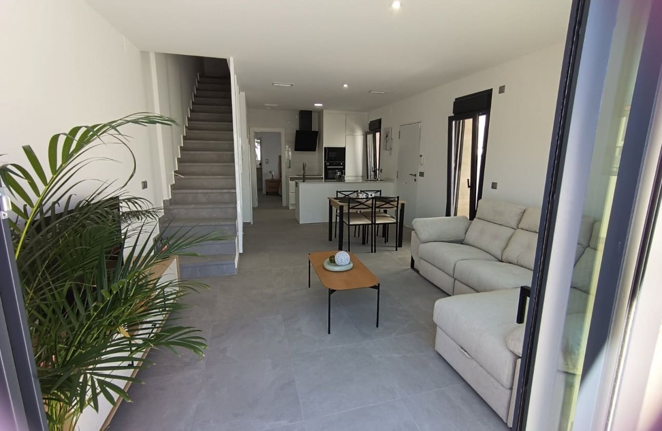 3 bedroom Villa for sale in Daya Nueva with pool garage - € 350,000 (Ref: 10134924)