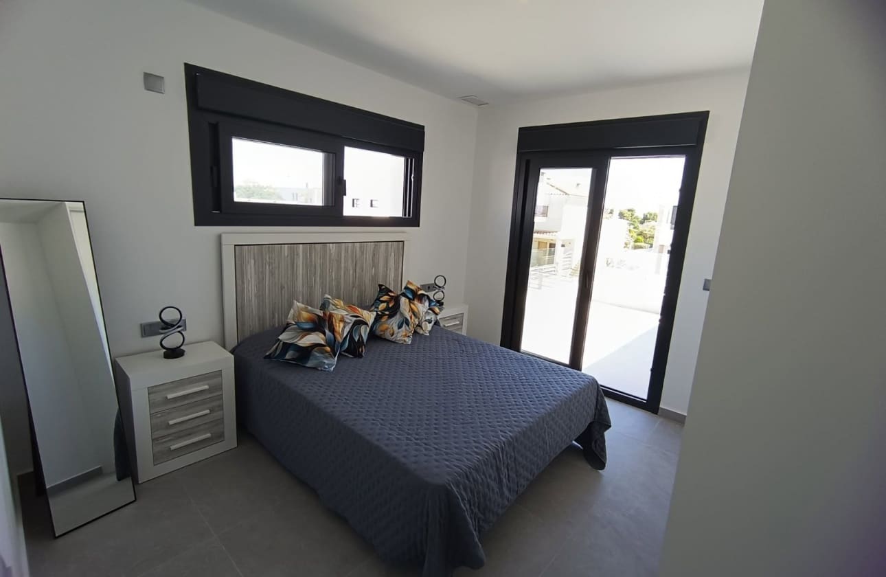 3 bedroom Villa for sale in Daya Nueva with pool garage - € 350,000 (Ref: 10134924)