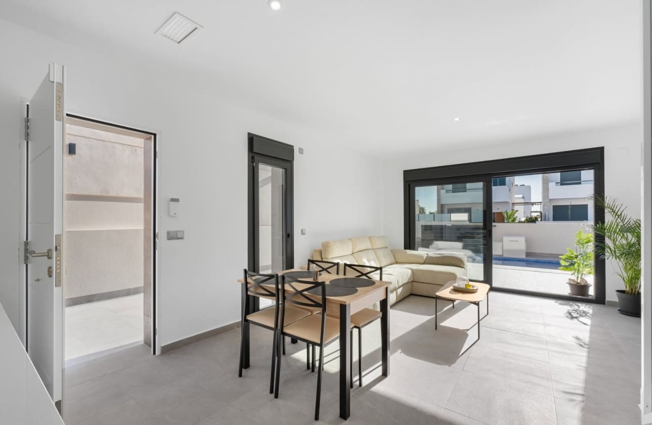 3 bedroom Villa for sale in Daya Nueva with pool garage - € 350,000 (Ref: 10134924)
