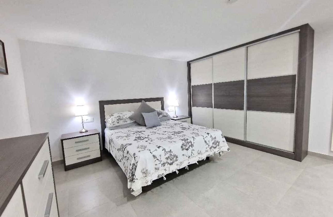 5 bedroom Villa for sale in Rojales with pool - € 450,000 (Ref: 10134925)