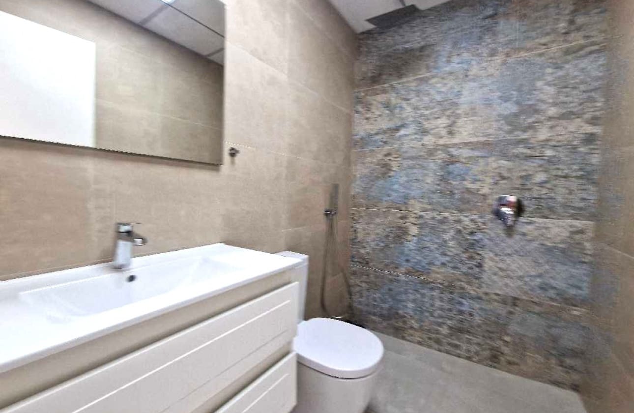 5 bedroom Villa for sale in Rojales with pool - € 450,000 (Ref: 10134925)