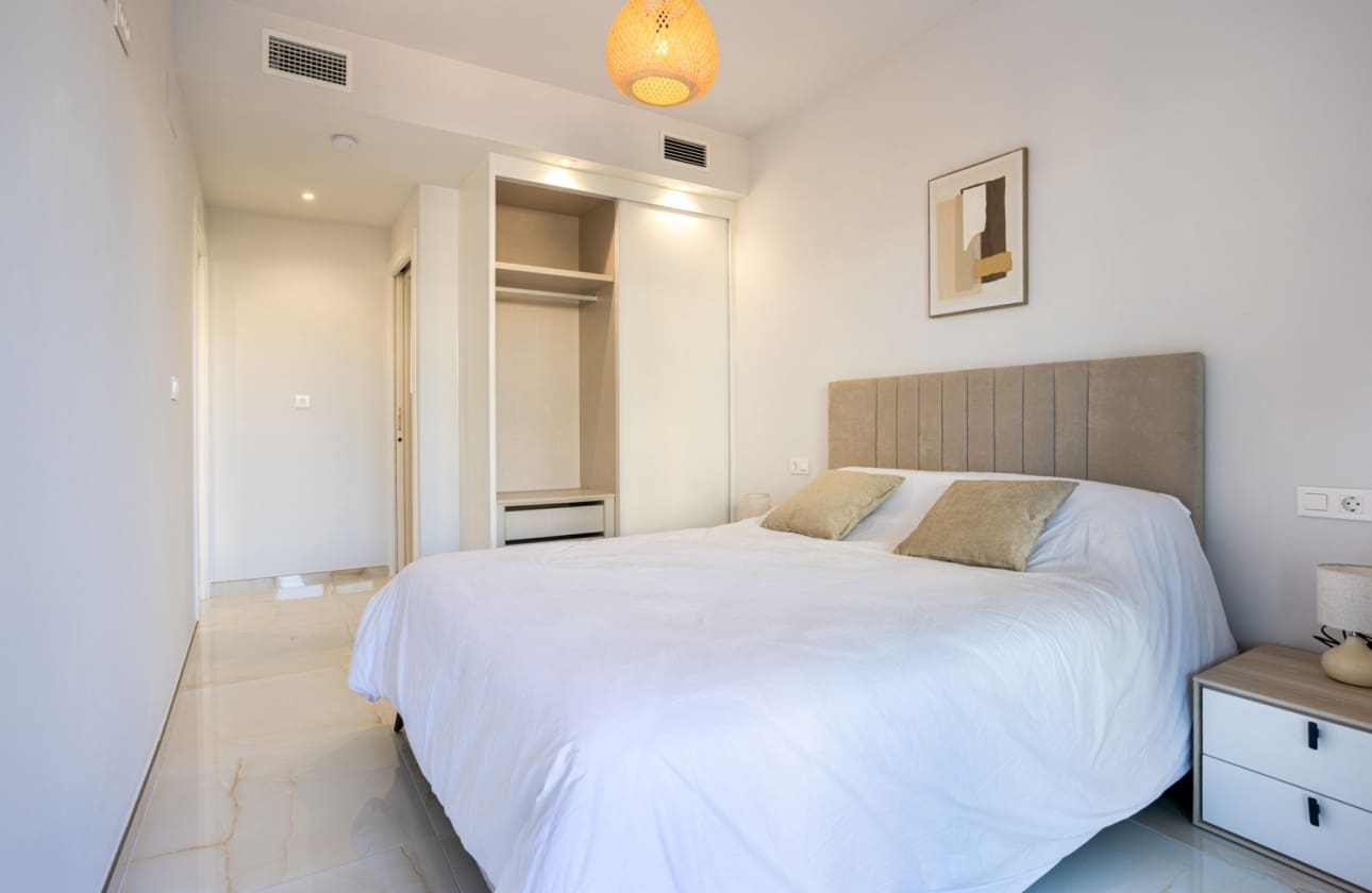 2 soverom Leilighet til salgs i Los Altos med svømmebasseng garasje - € 279 000 (Ref: 10134927)