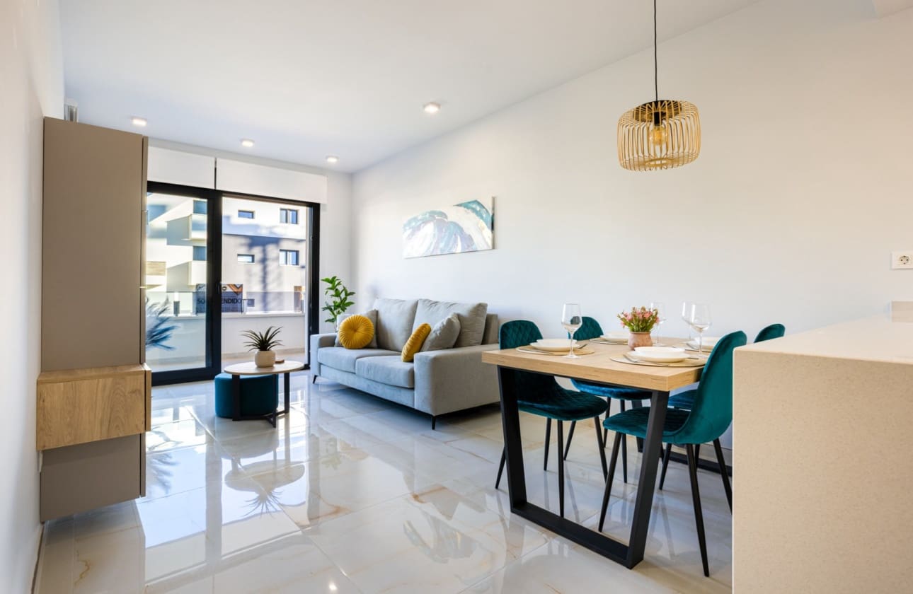 2 soverom Leilighet til salgs i Los Altos med svømmebasseng garasje - € 279 000 (Ref: 10134927)