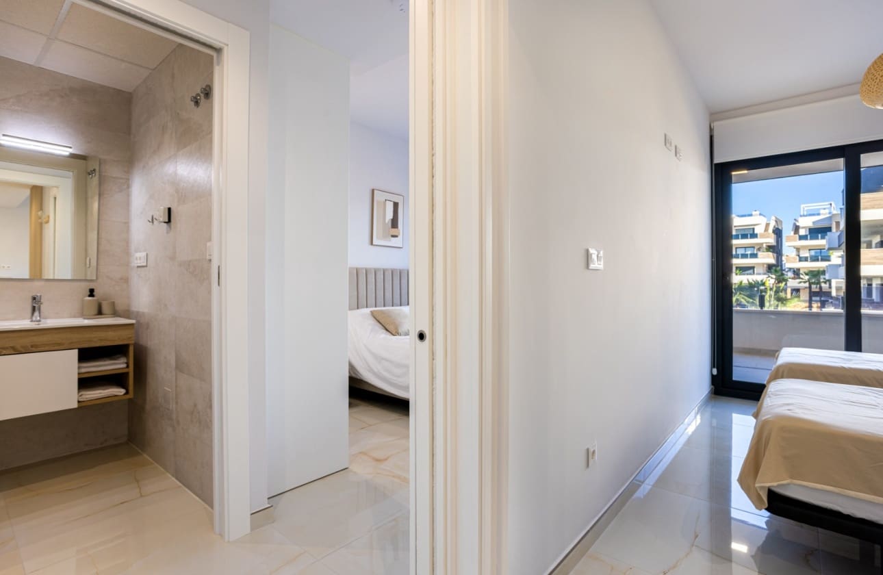 2 soverom Leilighet til salgs i Los Altos med svømmebasseng garasje - € 279 000 (Ref: 10134927)