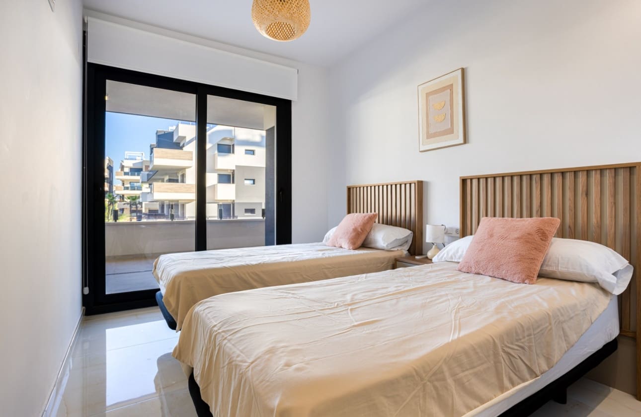 2 soverom Leilighet til salgs i Los Altos med svømmebasseng garasje - € 279 000 (Ref: 10134927)