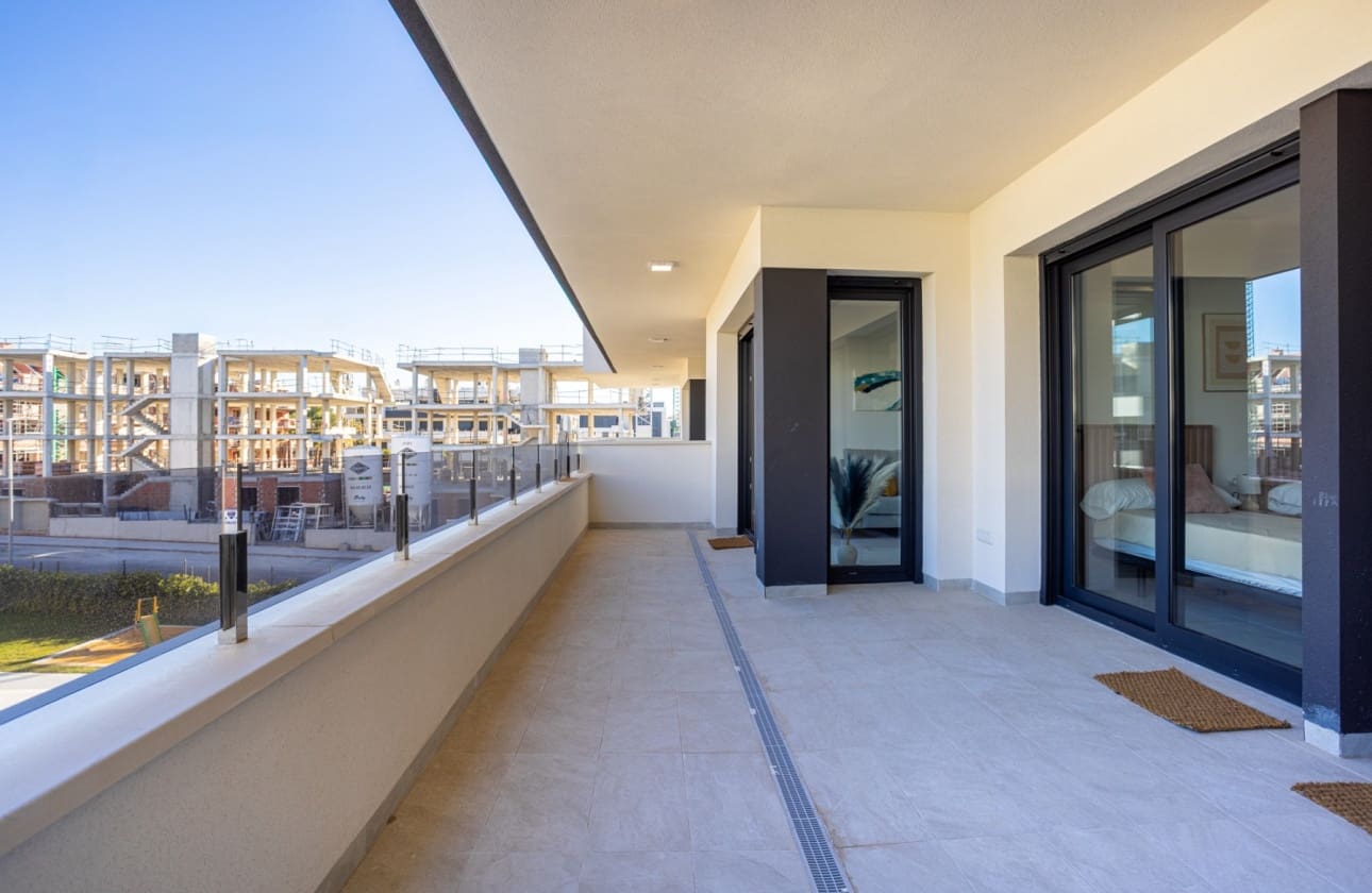 2 soverom Leilighet til salgs i Los Altos med svømmebasseng garasje - € 279 000 (Ref: 10134927)