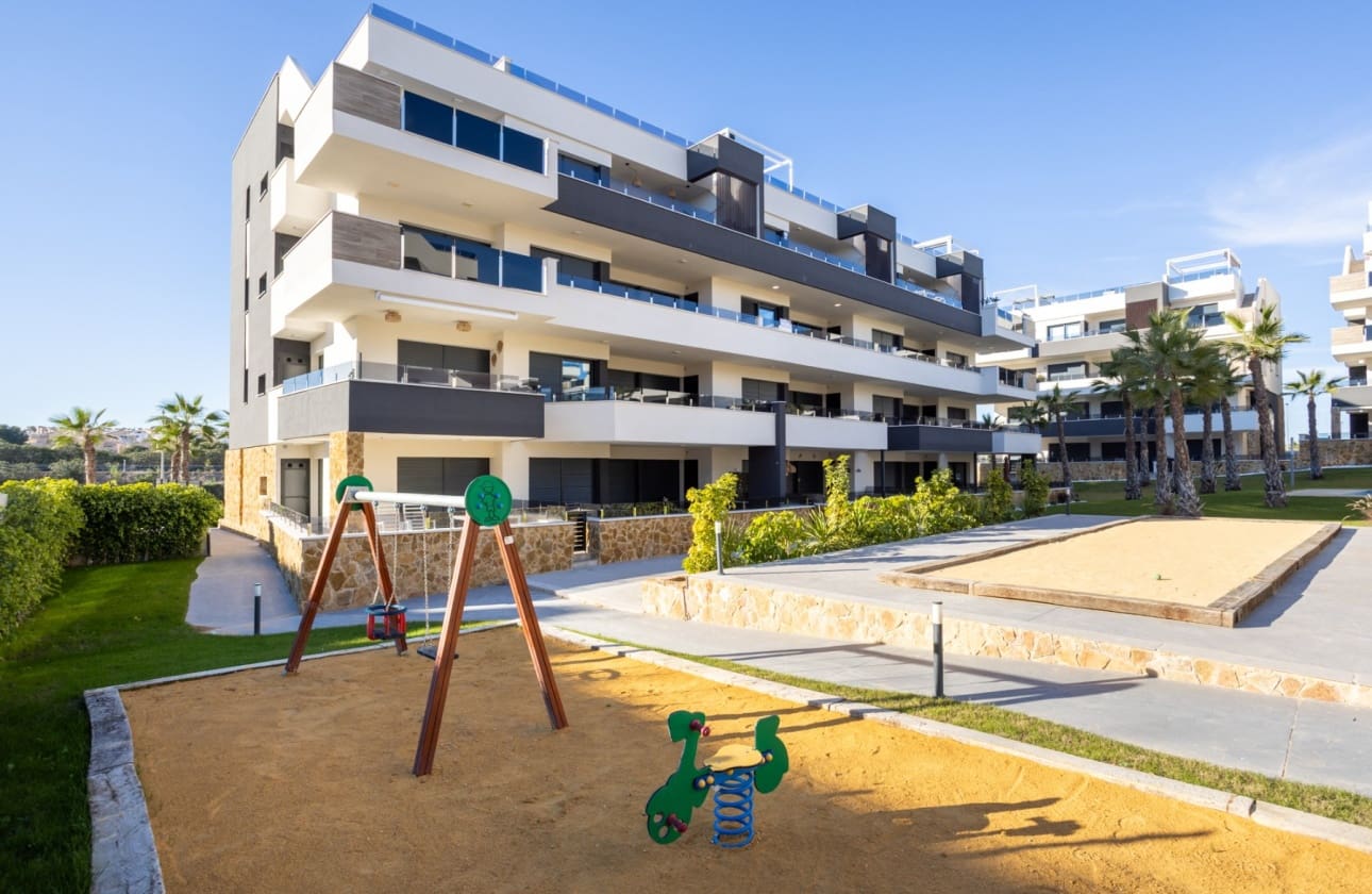 2 soverom Leilighet til salgs i Los Altos med svømmebasseng garasje - € 279 000 (Ref: 10134927)