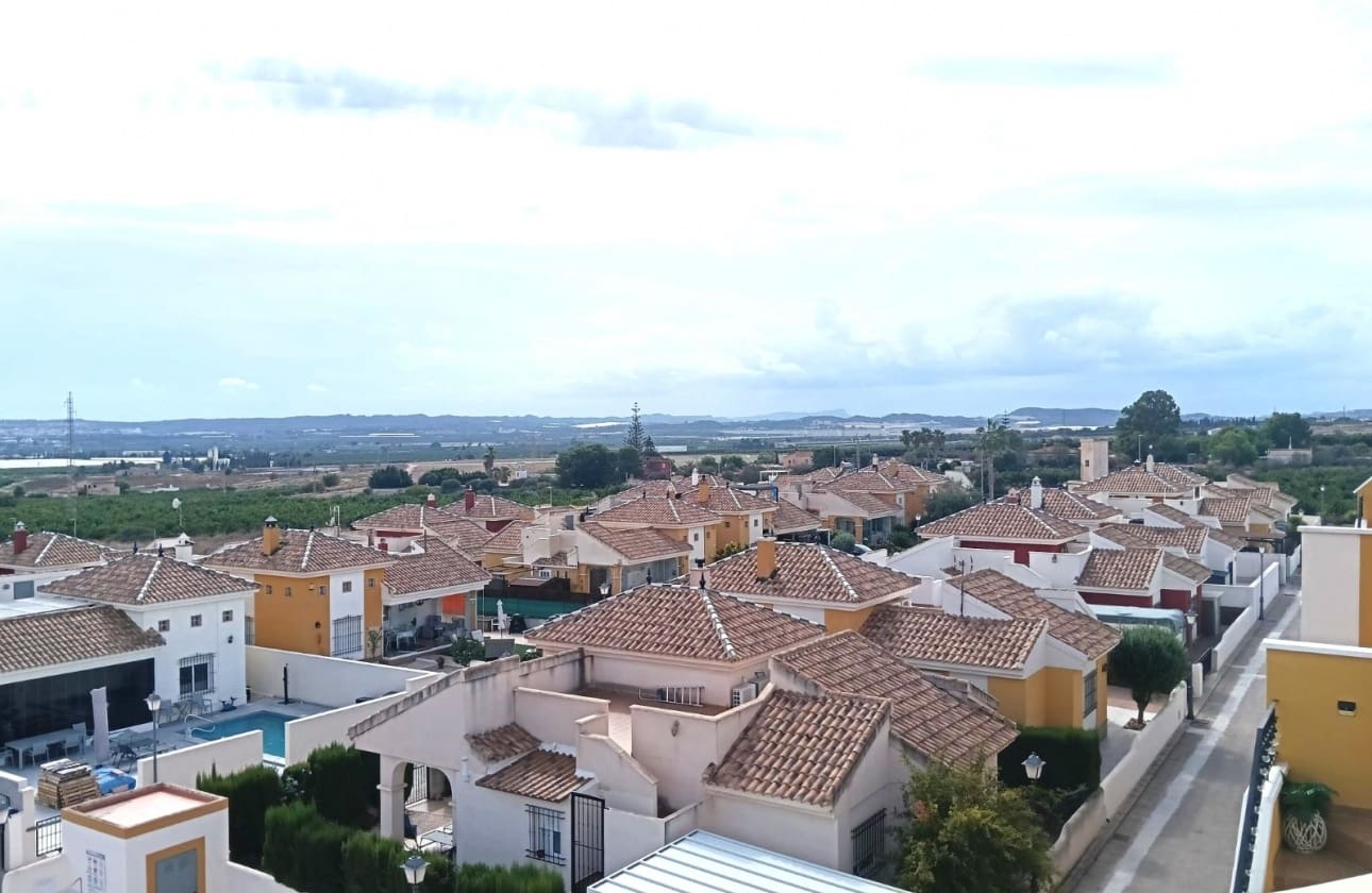 2 soverom Penthouse til salgs i Los Montesinos med svømmebasseng garasje - € 149 000 (Ref: 10134928)