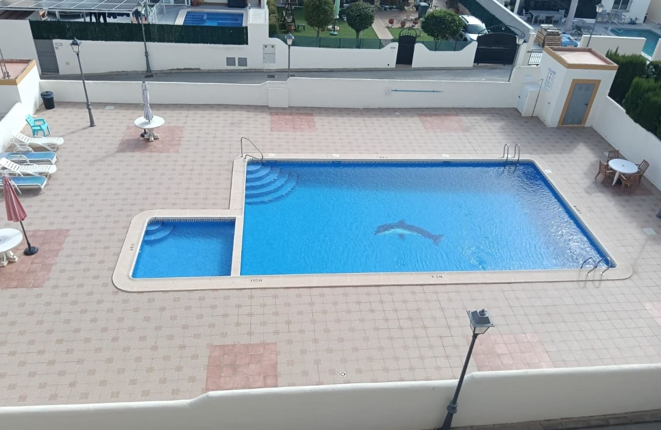 2 soverom Penthouse til salgs i Los Montesinos med svømmebasseng garasje - € 149 000 (Ref: 10134928)