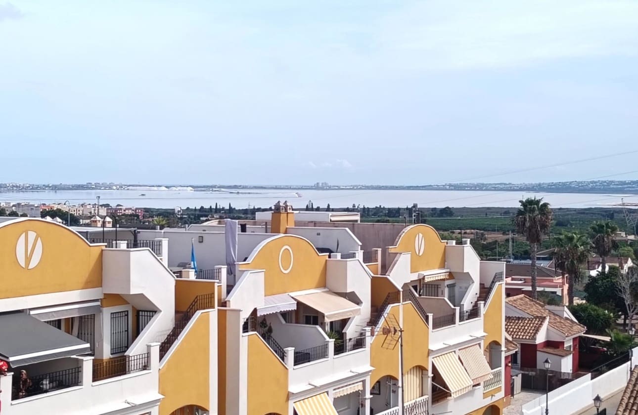 2 soverom Penthouse til salgs i Los Montesinos med svømmebasseng garasje - € 149 000 (Ref: 10134928)