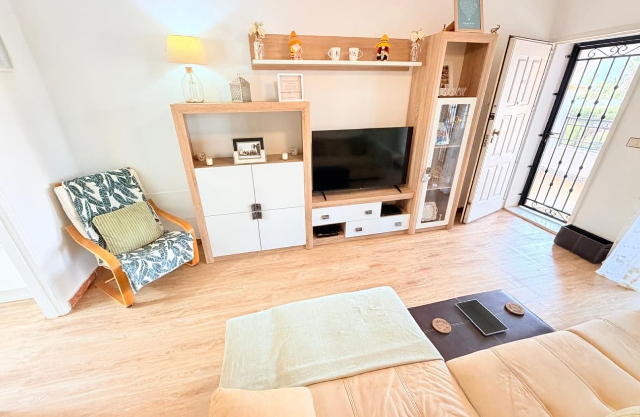 2 makuuhuone Huoneisto myytävänä paikassa Los Montesinos mukana uima-altaan - 135 000 € (Ref: 10134929)
