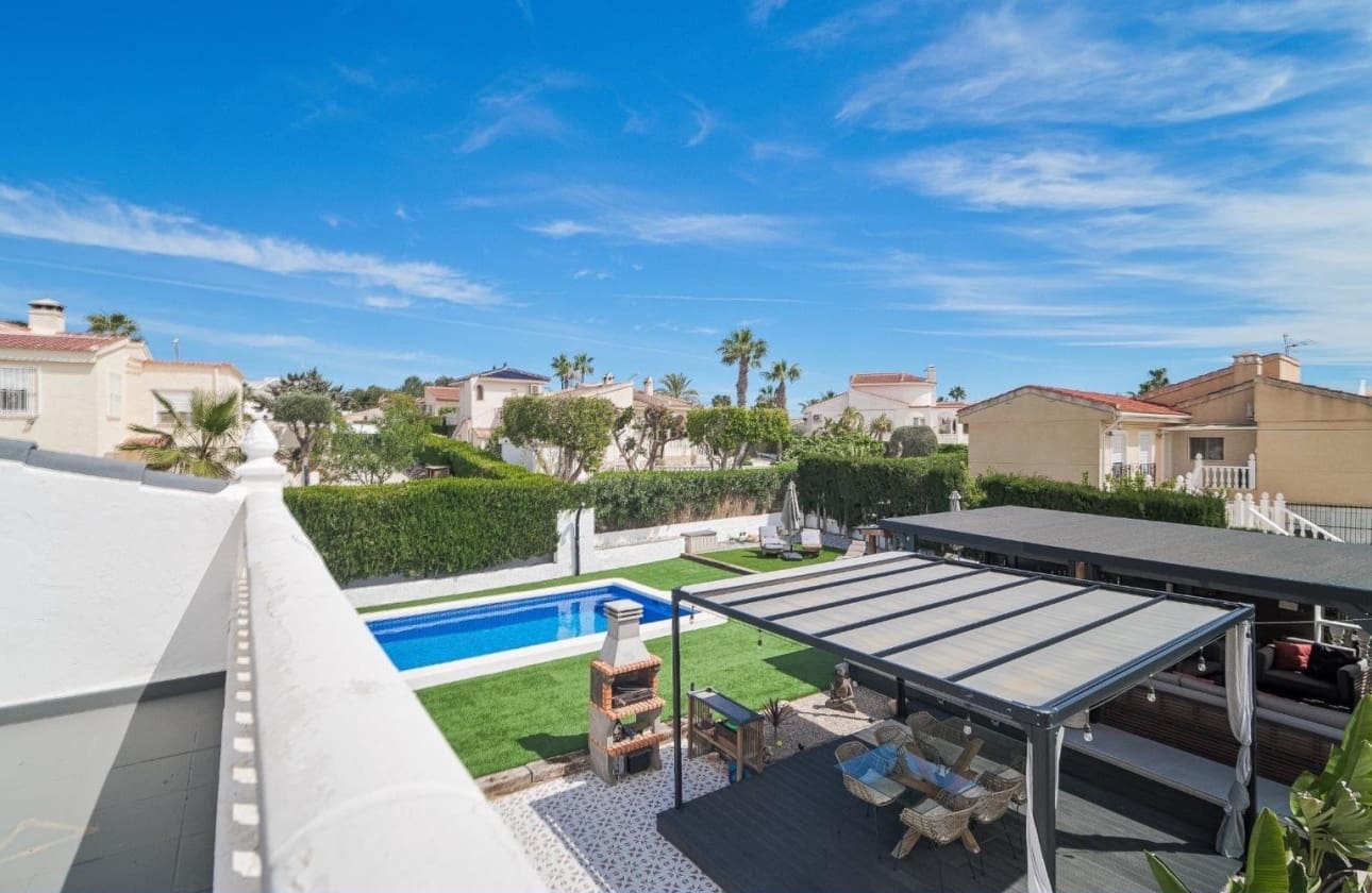 5 chambre Villa/Maison à vendre à Ciudad Quesada avec piscine garage - 849 000 € (Ref: 10155924)
