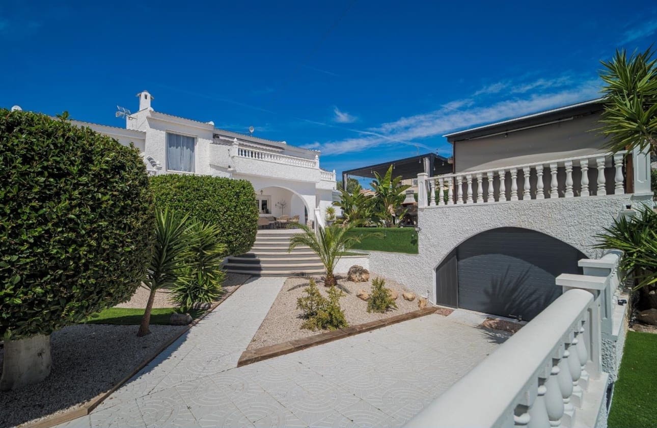 5 chambre Villa/Maison à vendre à Ciudad Quesada avec piscine garage - 849 000 € (Ref: 10155924)