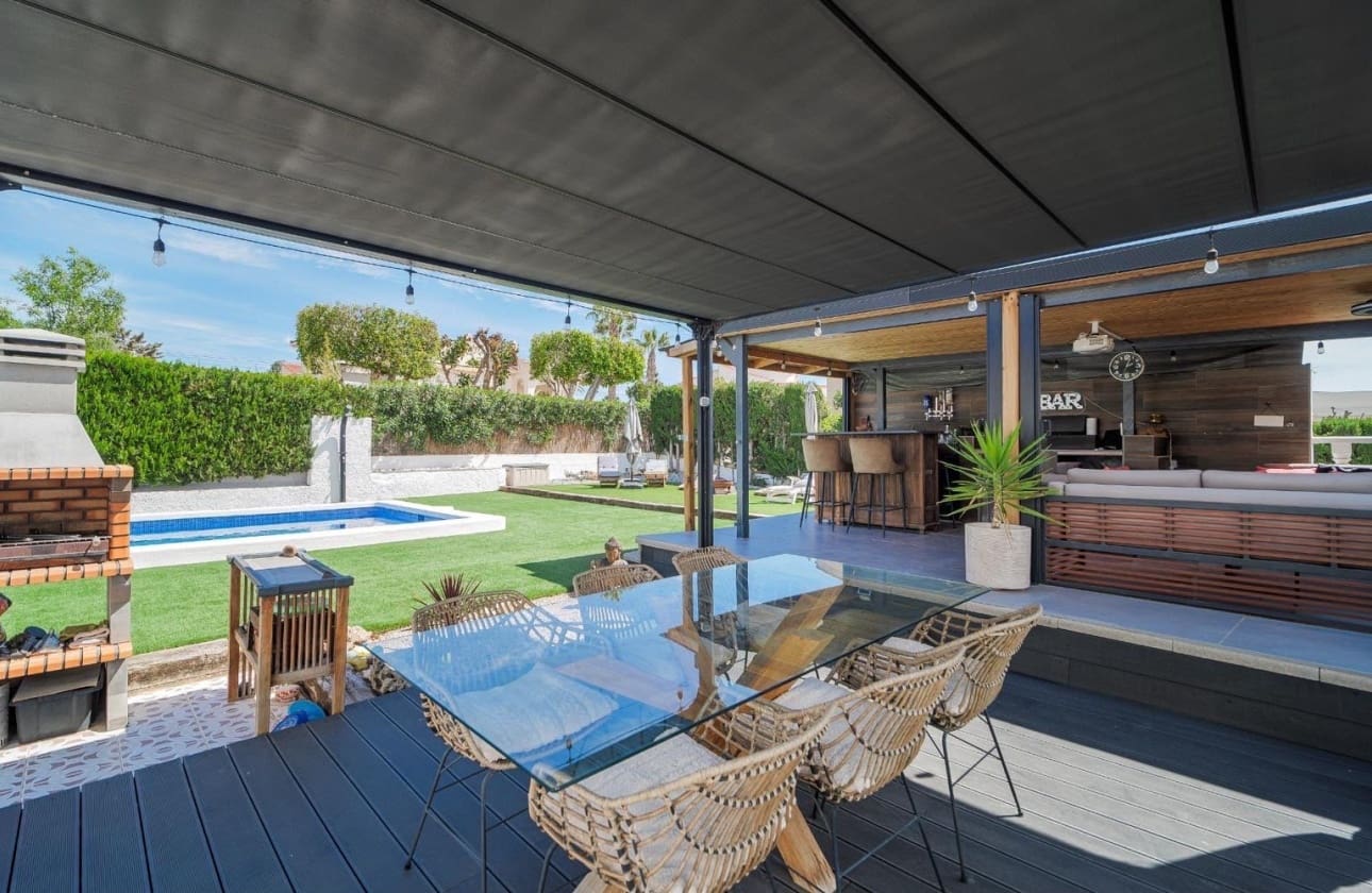 5 chambre Villa/Maison à vendre à Ciudad Quesada avec piscine garage - 849 000 € (Ref: 10155924)