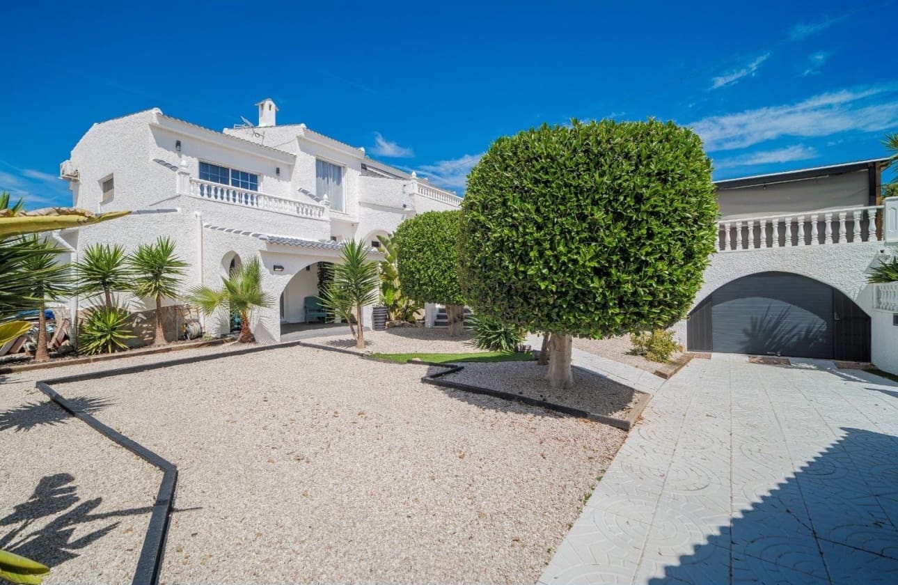 5 chambre Villa/Maison à vendre à Ciudad Quesada avec piscine garage - 849 000 € (Ref: 10155924)