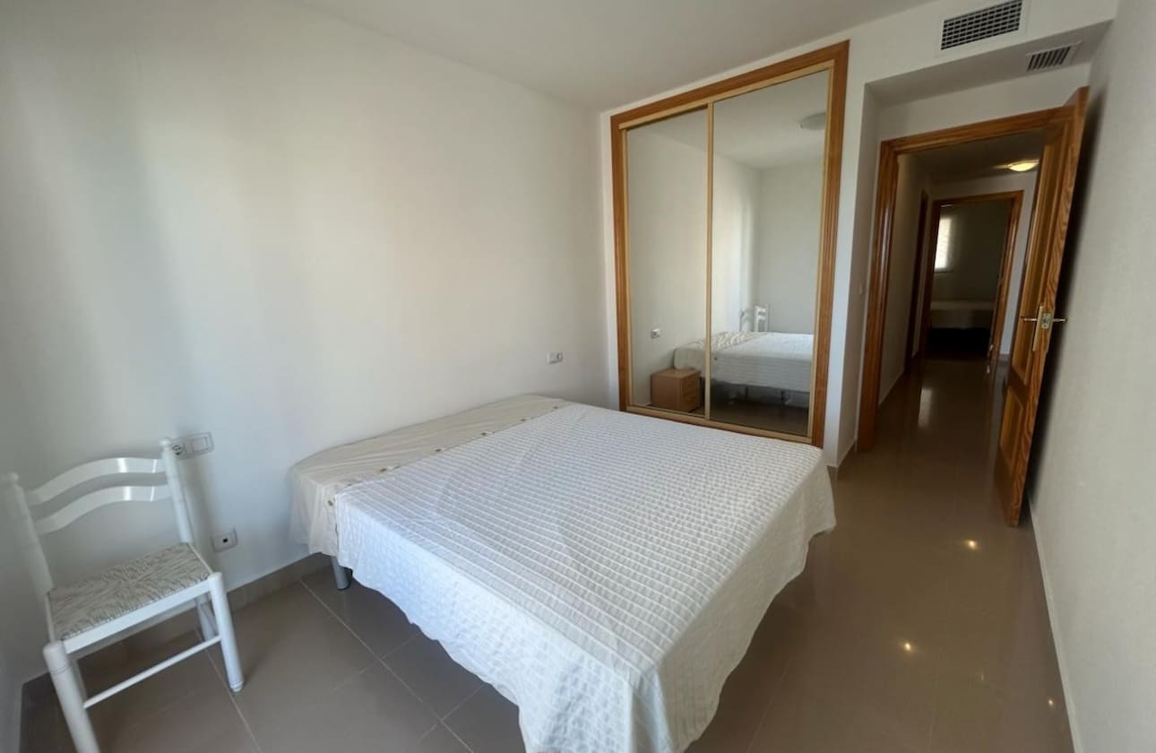 Apartamento de 2 habitaciones en Guardamar del Segura en venta con piscina garaje - 229.000 € (Ref: 10158637)