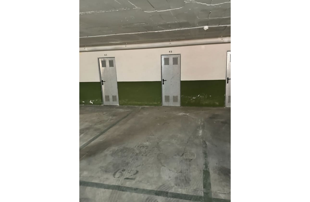Apartamento de 2 habitaciones en Guardamar del Segura en venta con piscina garaje - 229.000 € (Ref: 10158637)