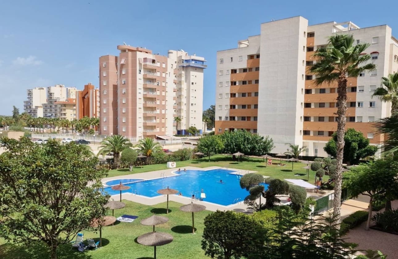 Apartamento de 2 habitaciones en Guardamar del Segura en venta con piscina garaje - 229.000 € (Ref: 10158637)