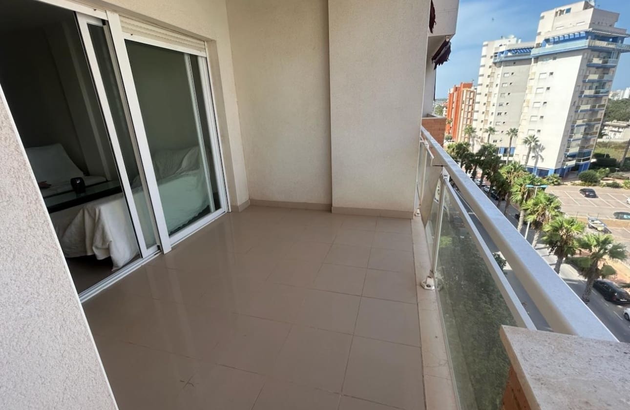 Apartamento de 2 habitaciones en Guardamar del Segura en venta con piscina garaje - 229.000 € (Ref: 10158637)