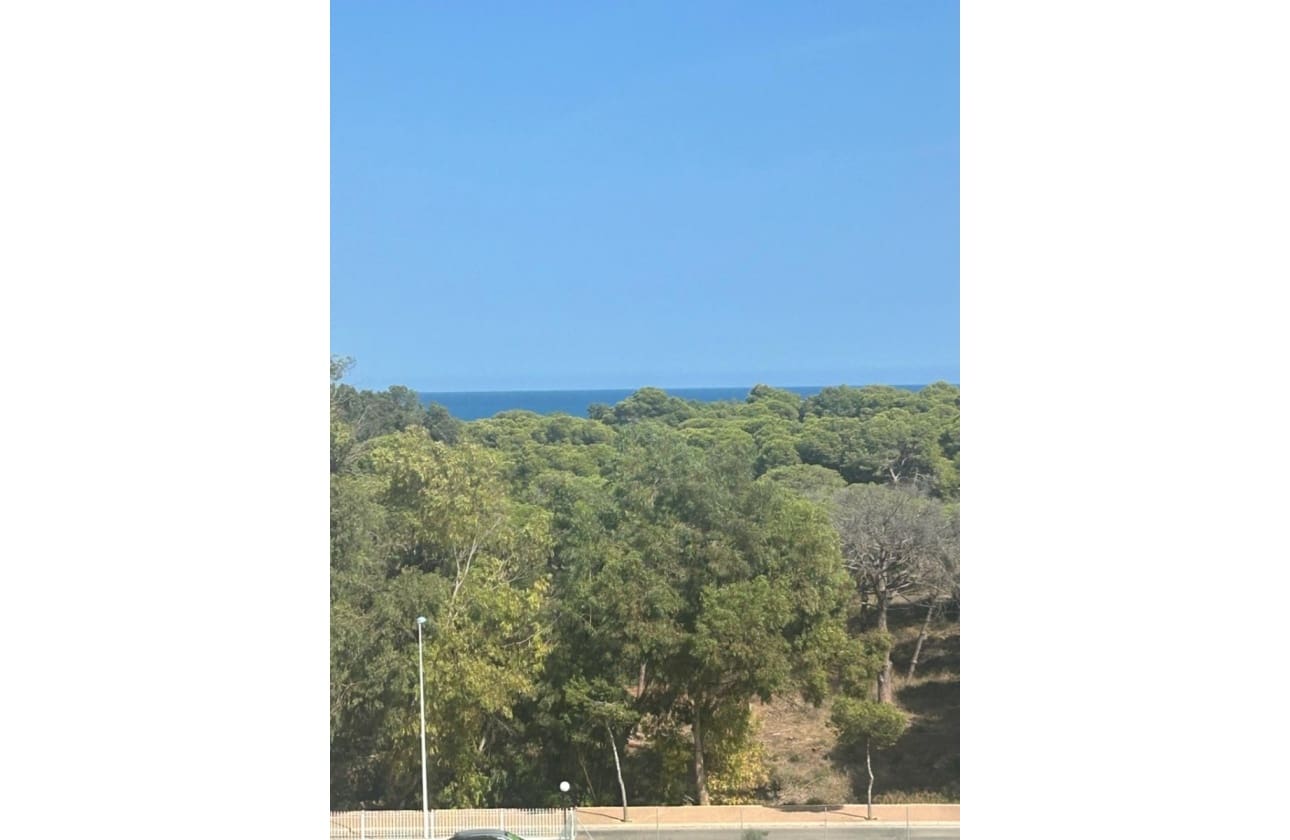 Apartamento de 2 habitaciones en Guardamar del Segura en venta con piscina garaje - 229.000 € (Ref: 10158637)