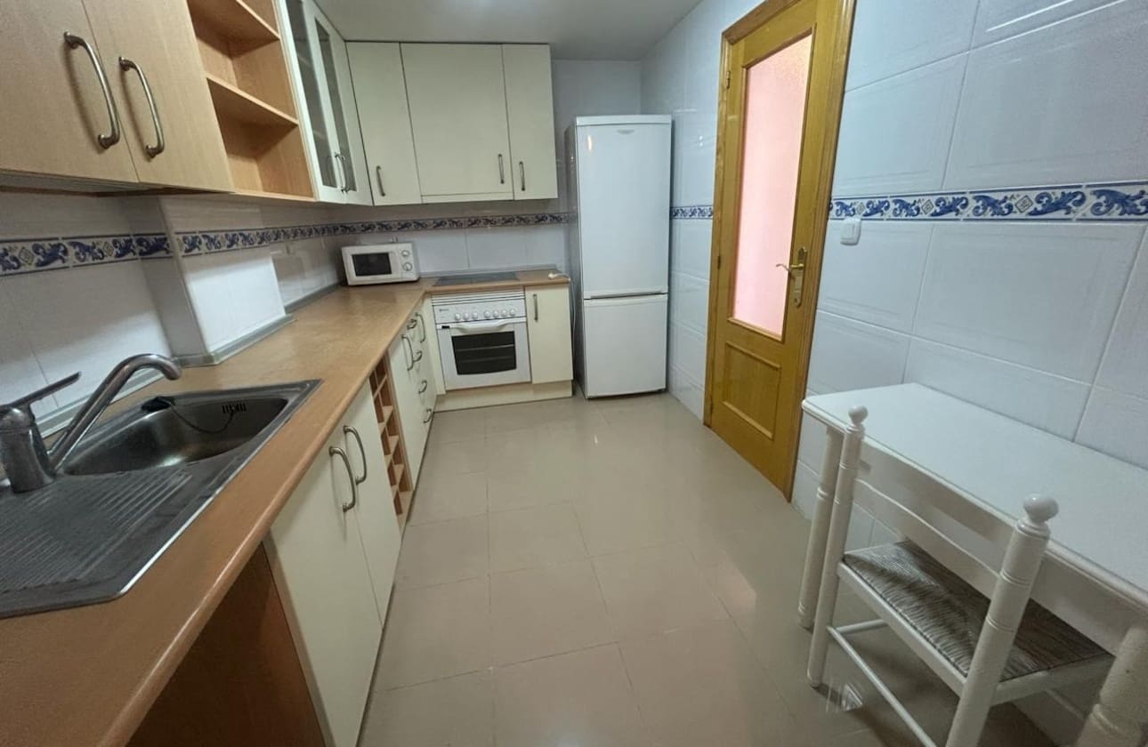 Apartamento de 2 habitaciones en Guardamar del Segura en venta con piscina garaje - 229.000 € (Ref: 10158637)