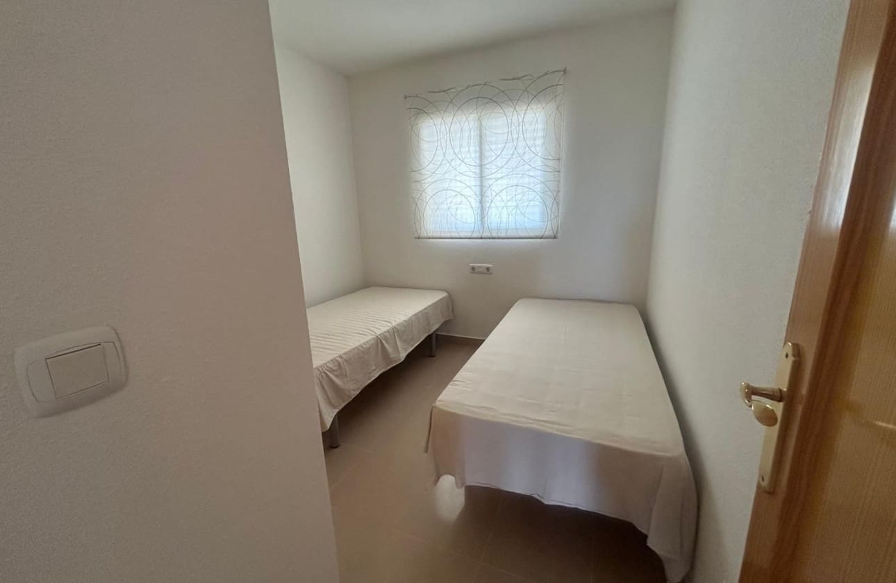 Apartamento de 2 habitaciones en Guardamar del Segura en venta con piscina garaje - 229.000 € (Ref: 10158637)