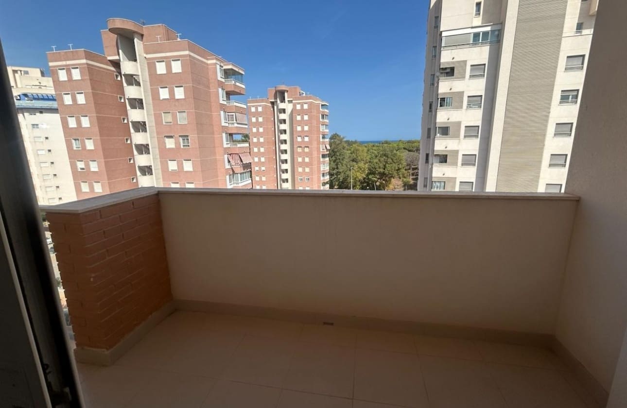 Apartamento de 2 habitaciones en Guardamar del Segura en venta con piscina garaje - 229.000 € (Ref: 10158637)