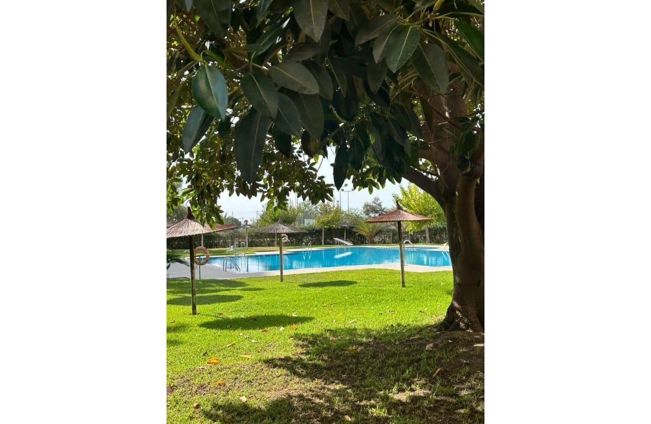 Apartamento de 2 habitaciones en Guardamar del Segura en venta con piscina garaje - 229.000 € (Ref: 10158637)