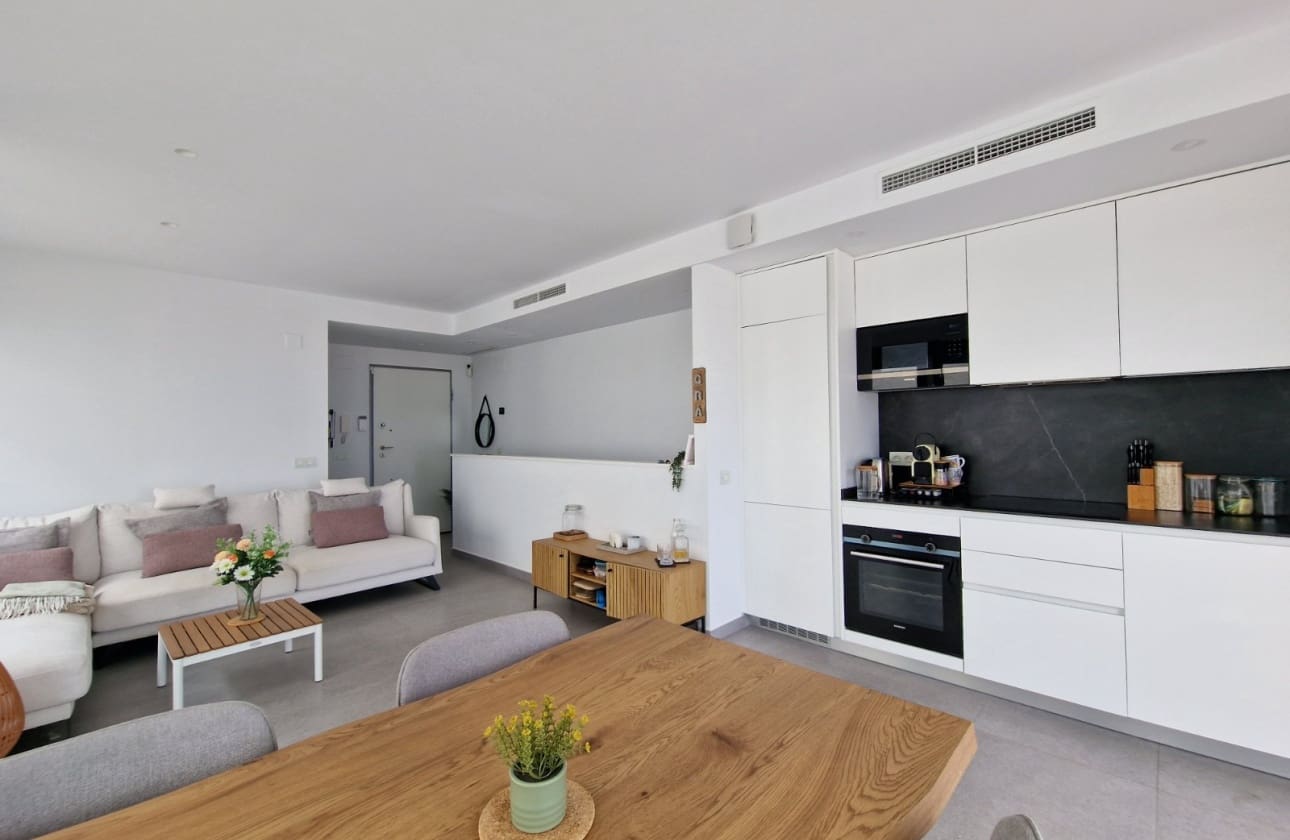 Chalet de 4 habitaciones en Guardamar del Segura en venta con piscina garaje - 570.000 € (Ref: 10160331)