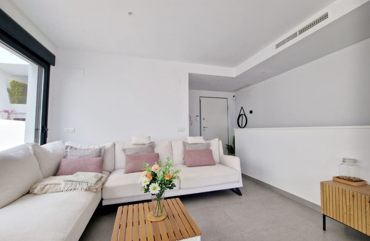 Chalet de 4 habitaciones en Guardamar del Segura en venta con piscina garaje - 570.000 € (Ref: 10160331)