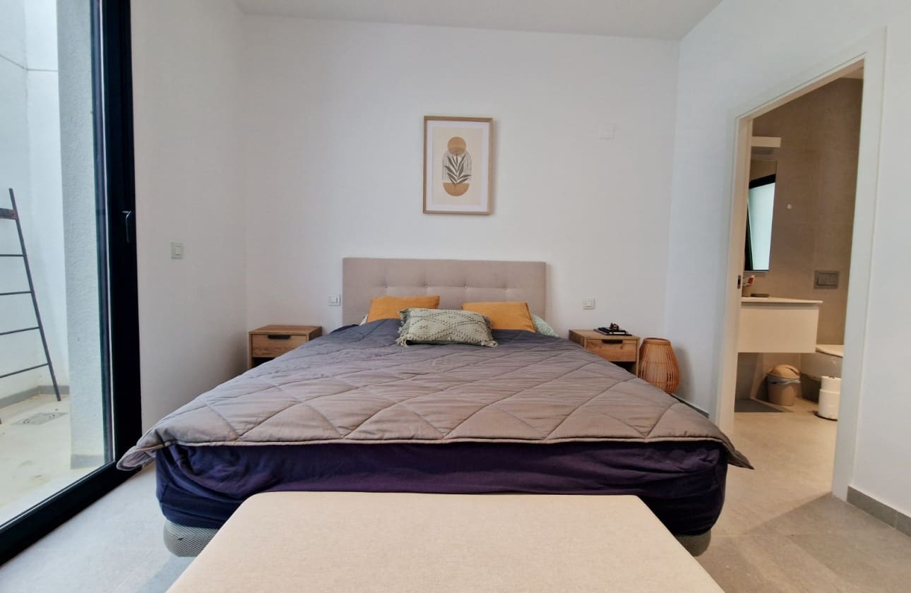 Chalet de 4 habitaciones en Guardamar del Segura en venta con piscina garaje - 570.000 € (Ref: 10160331)