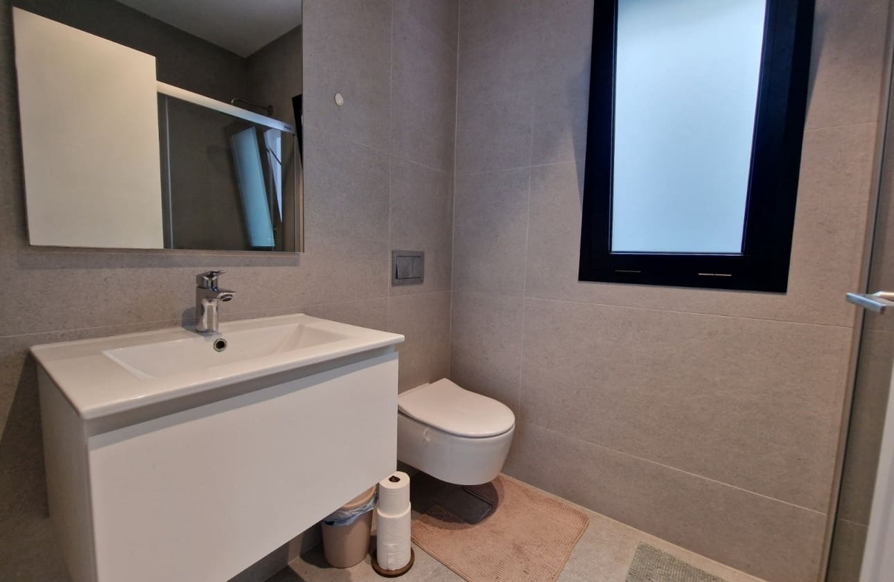 Chalet de 4 habitaciones en Guardamar del Segura en venta con piscina garaje - 570.000 € (Ref: 10160331)