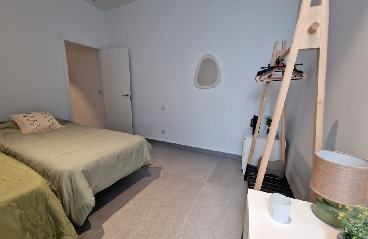 Chalet de 4 habitaciones en Guardamar del Segura en venta con piscina garaje - 570.000 € (Ref: 10160331)