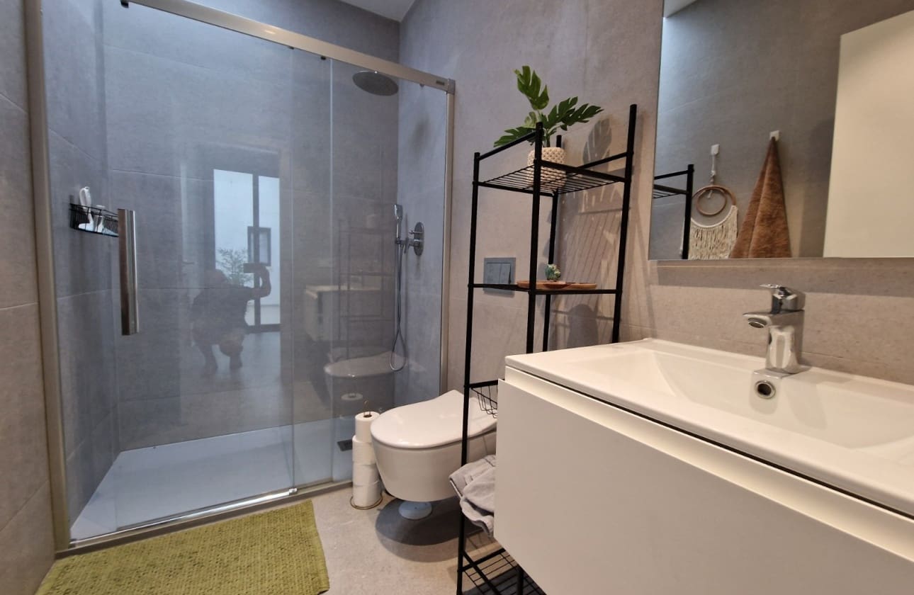 Chalet de 4 habitaciones en Guardamar del Segura en venta con piscina garaje - 570.000 € (Ref: 10160331)