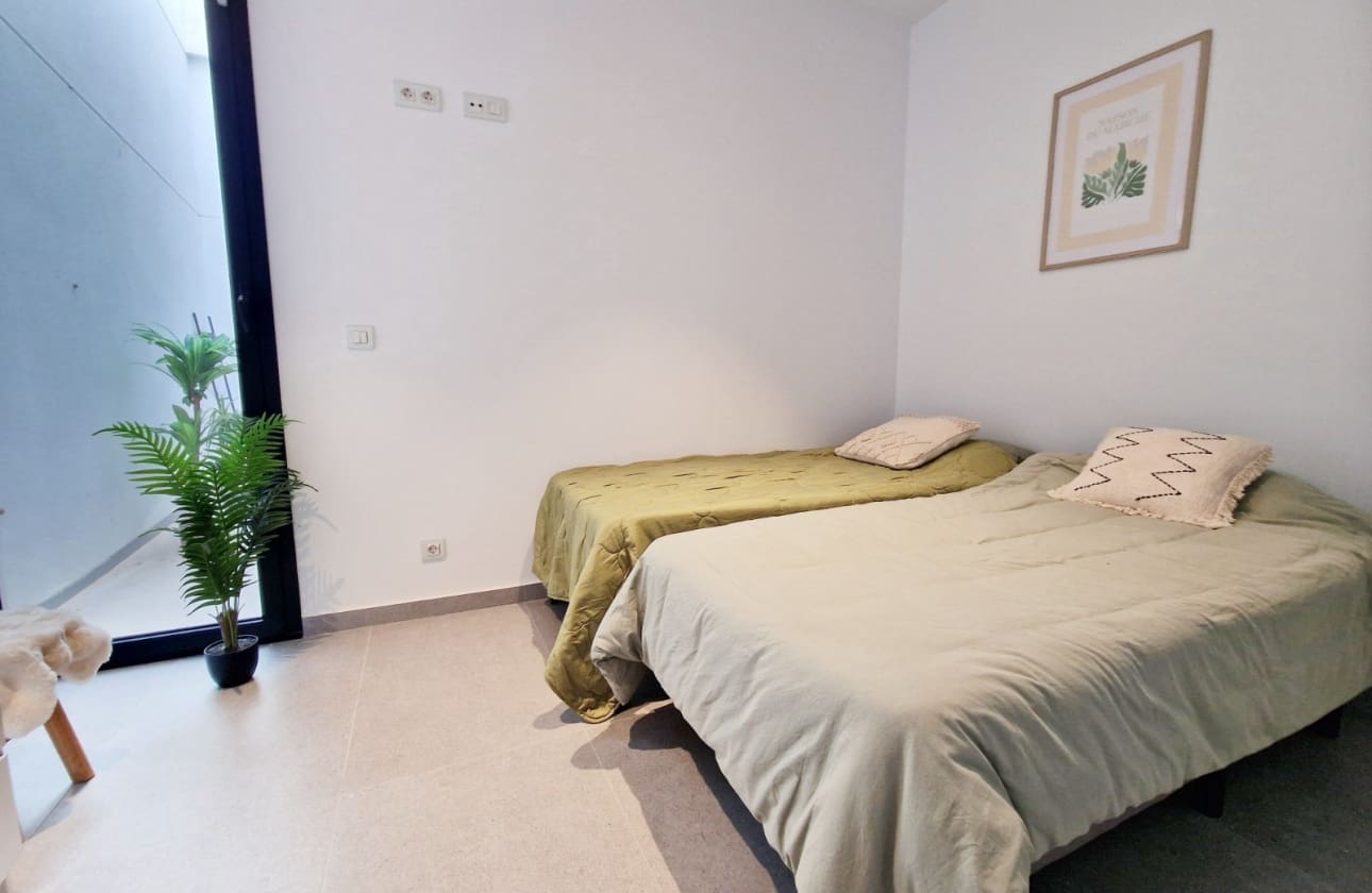 Chalet de 4 habitaciones en Guardamar del Segura en venta con piscina garaje - 570.000 € (Ref: 10160331)