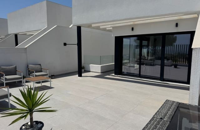 Chalet de 4 habitaciones en Los Secanos, Guardamar del Segura en venta con piscina garaje - 570.000 € (Ref: 10160331)