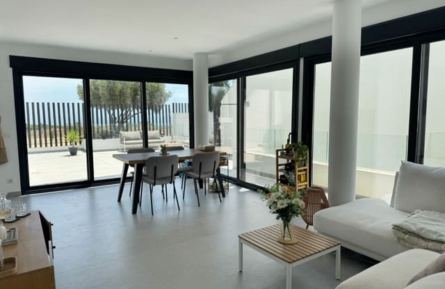 Chalet de 4 habitaciones en Los Secanos, Guardamar del Segura en venta con piscina garaje - 570.000 € (Ref: 10160331)