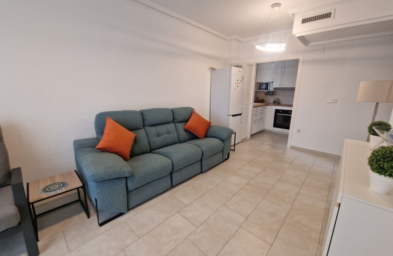 Apartamento de 3 habitaciones en Guardamar del Segura en venta con piscina garaje - 225.000 € (Ref: 10160332)