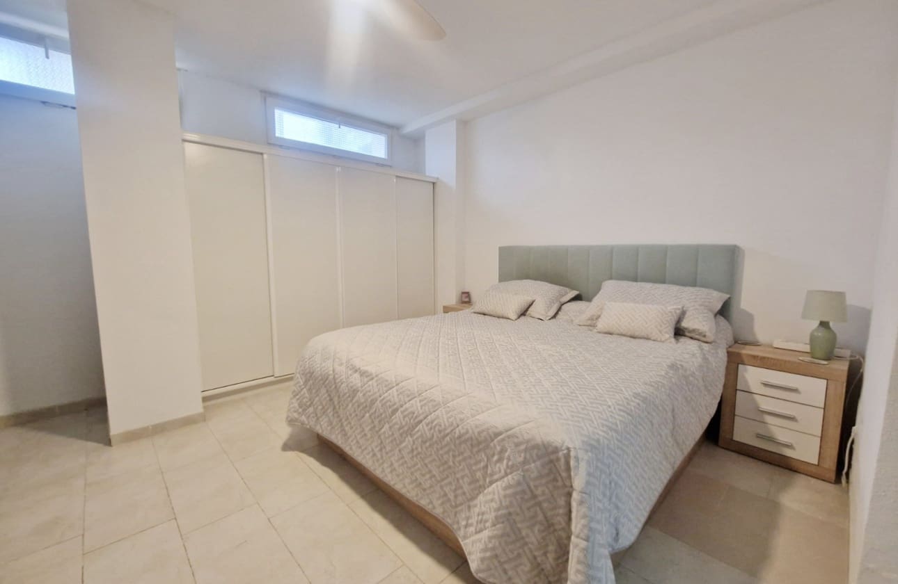 Apartamento de 3 habitaciones en Guardamar del Segura en venta con piscina garaje - 225.000 € (Ref: 10160332)