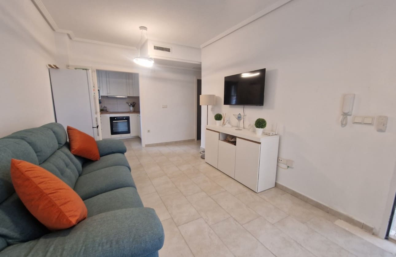 Apartamento de 3 habitaciones en Guardamar del Segura en venta con piscina garaje - 225.000 € (Ref: 10160332)
