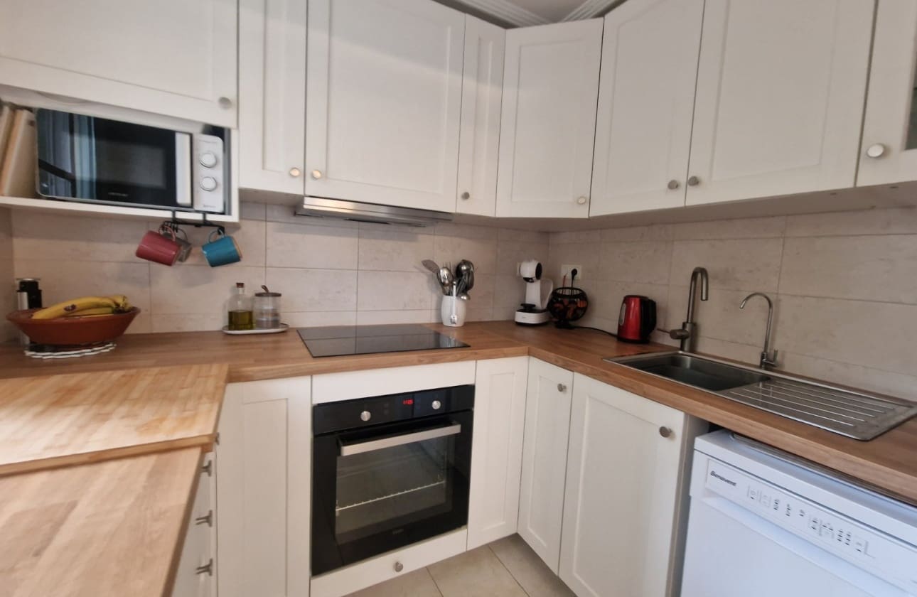 Apartamento de 3 habitaciones en Guardamar del Segura en venta con piscina garaje - 225.000 € (Ref: 10160332)