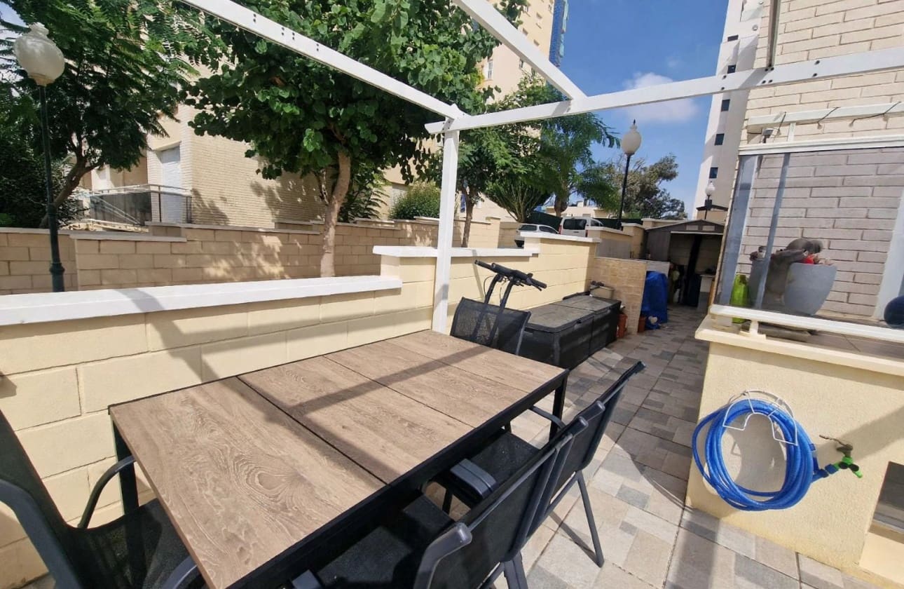 Apartamento de 3 habitaciones en Guardamar del Segura en venta con piscina garaje - 225.000 € (Ref: 10160332)