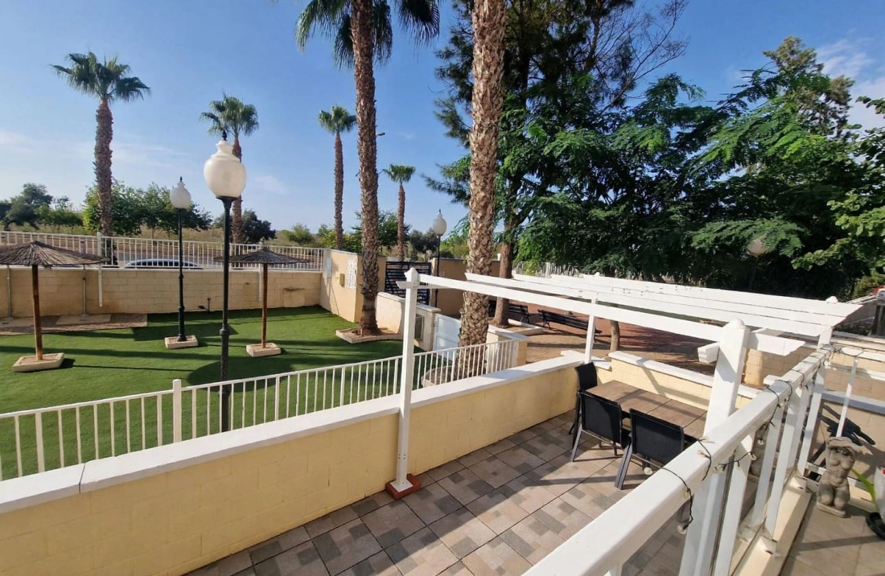 Apartamento de 3 habitaciones en Guardamar del Segura en venta con piscina garaje - 225.000 € (Ref: 10160332)