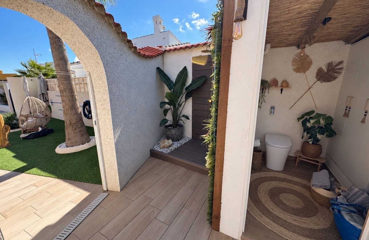 3 soverom Villa til salgs i Ciudad Quesada med svømmebasseng garasje - € 595 000 (Ref: 10160649)