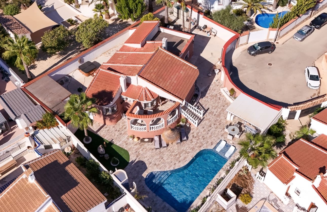 3 soverom Villa til salgs i Ciudad Quesada med svømmebasseng garasje - € 595 000 (Ref: 10160649)